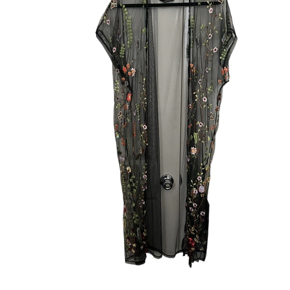 Sheer floral cover up - Picture 2 of 5